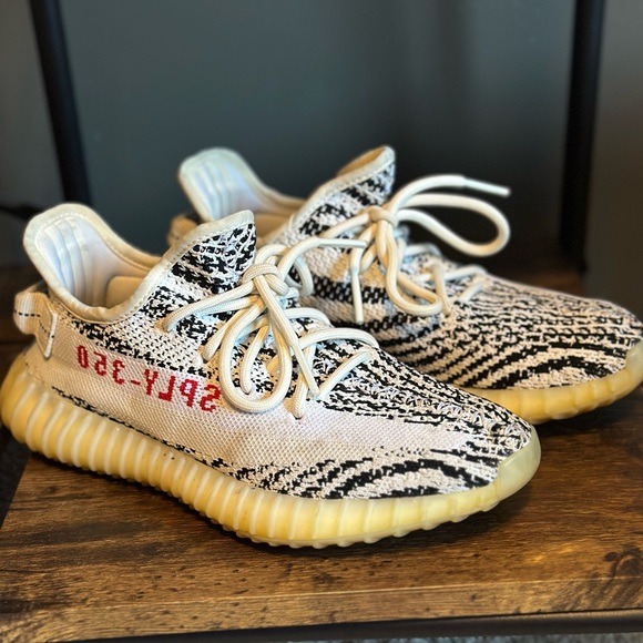 YEEZY zebra print shows - Men’s size 6 - Picture 1 of 8